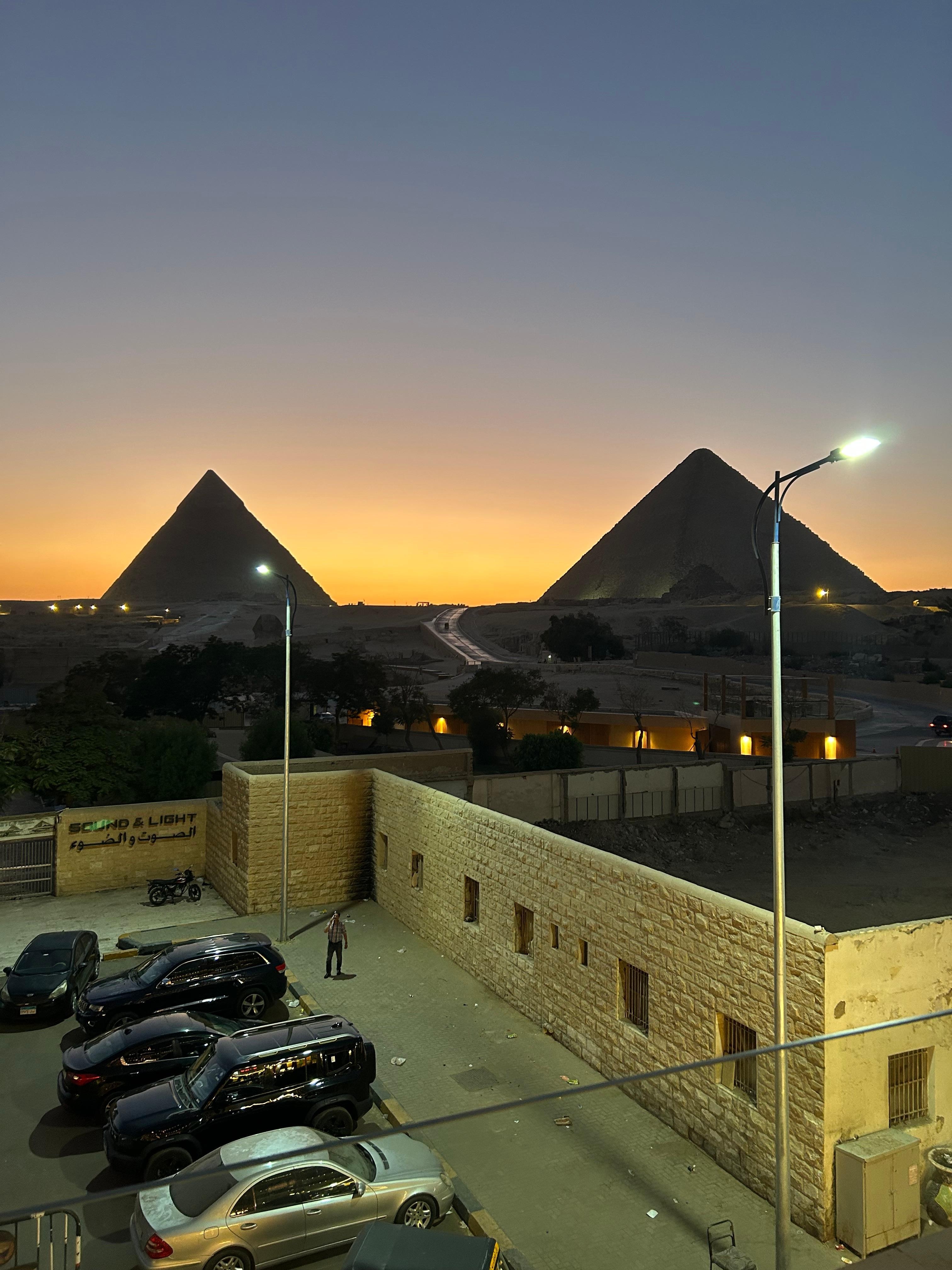 ピラミッドビューがある部屋を取りました。 ベランダがあり、くつろげて有意義でした