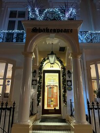 外からの入り口