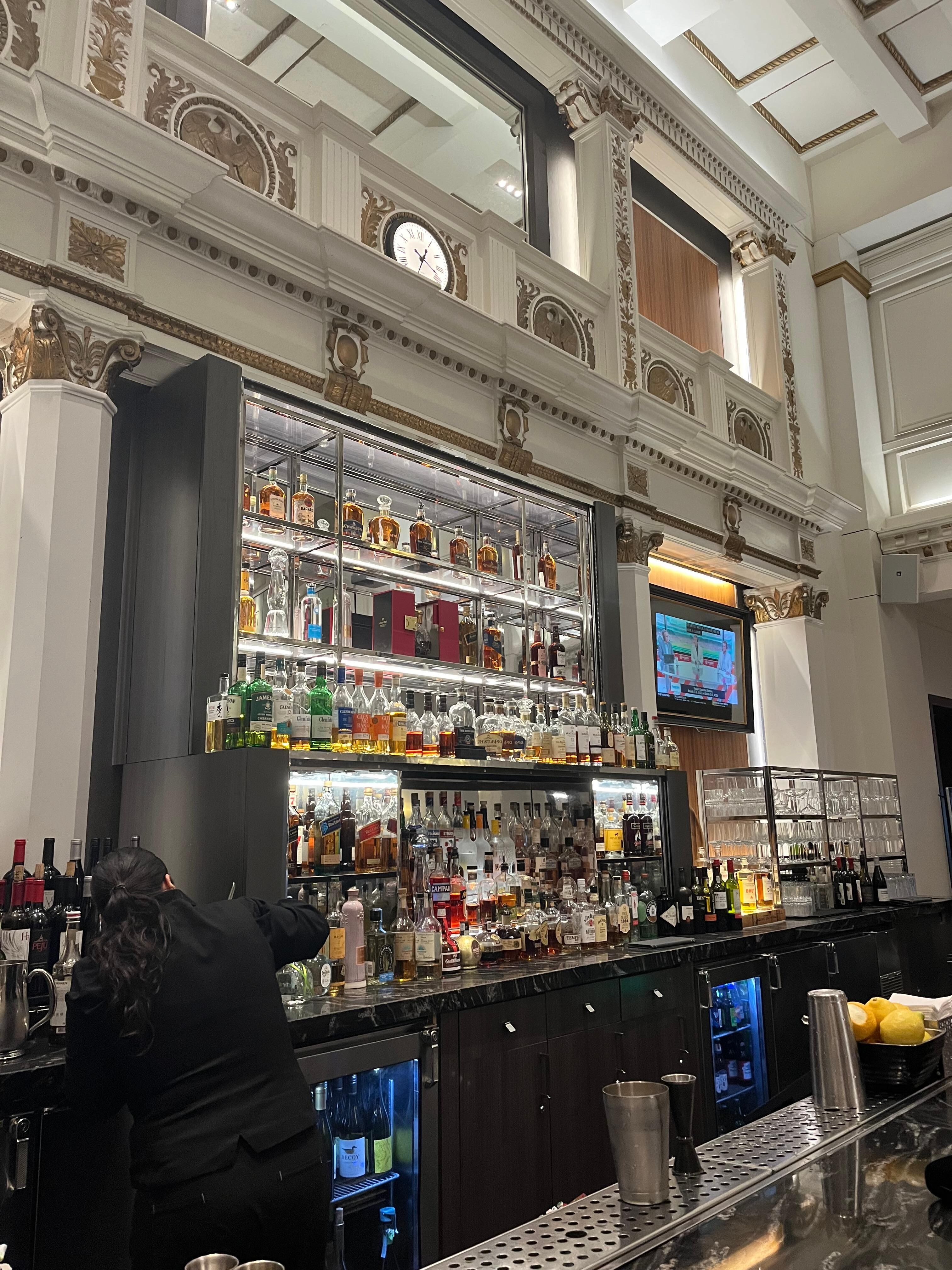 Lobby restaurant and bar