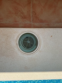 Cover round edge of pool missing and open