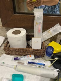 Toiletries available no conditioner or kleenex