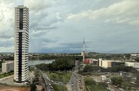 Room view, you can see the park. For us runners, the park is great, you can run around the lake.
