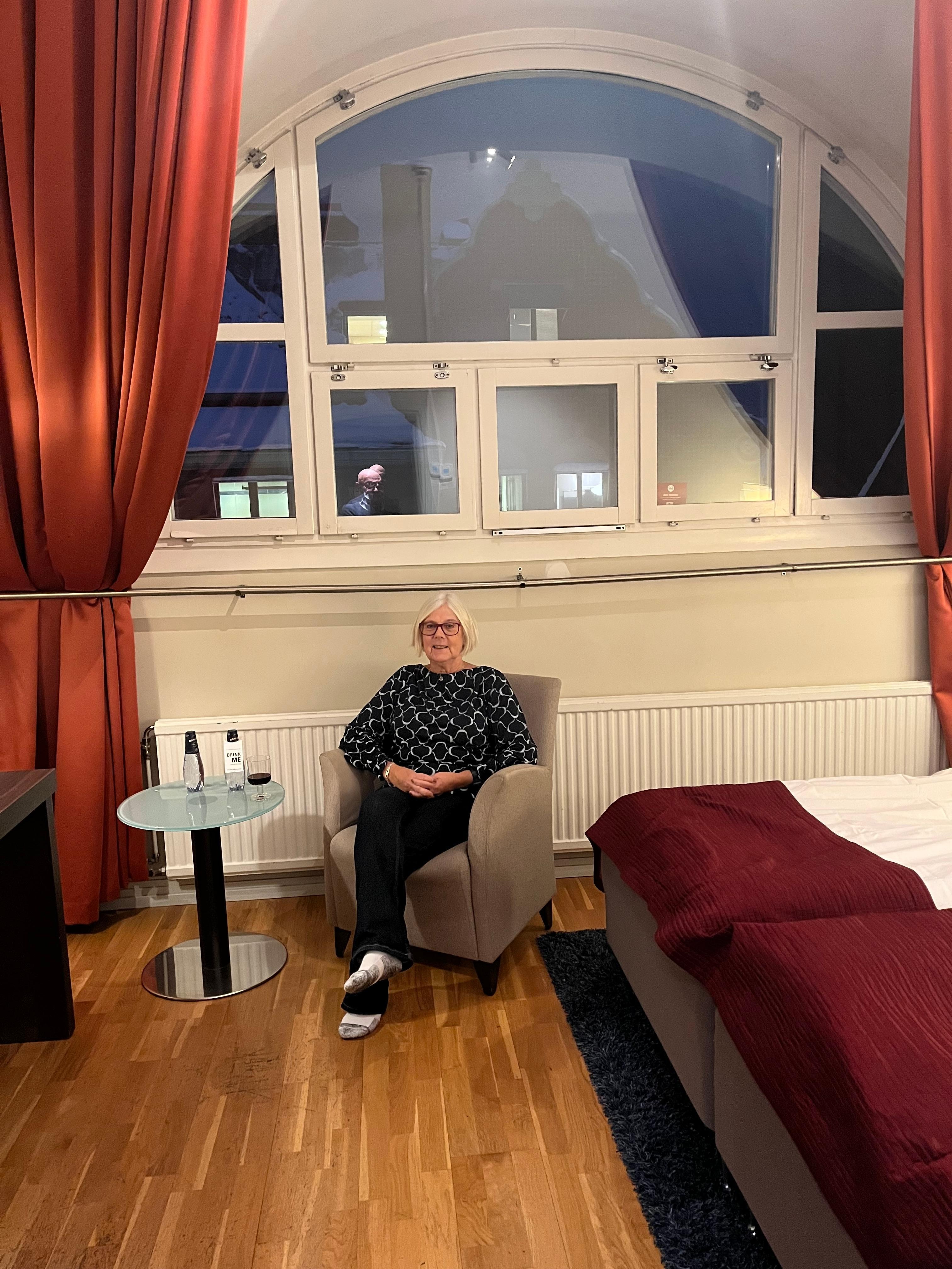 Rymligt rum på femte våningen