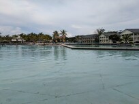 プールラグーン