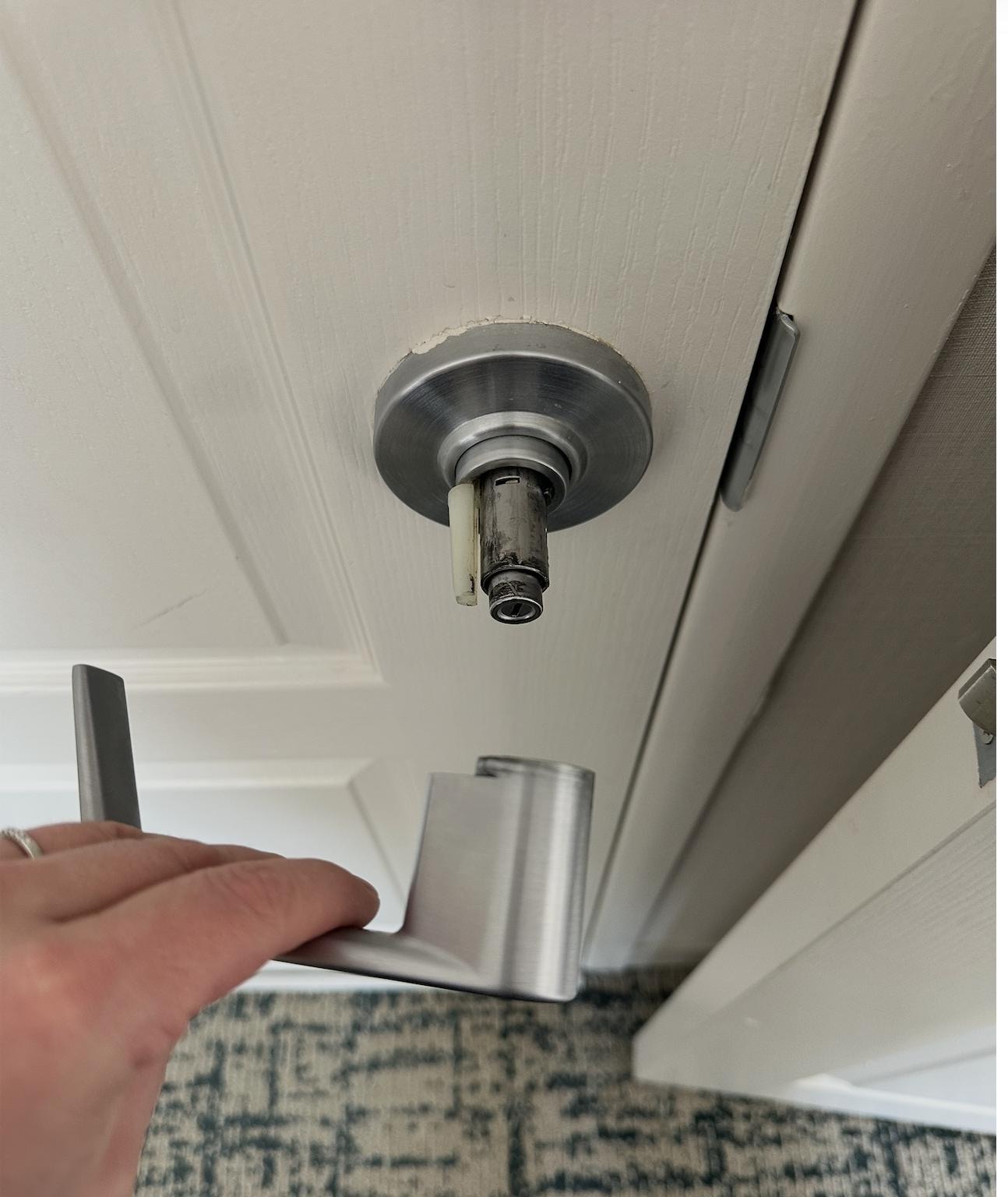 Door handle to bathroom that fell off 