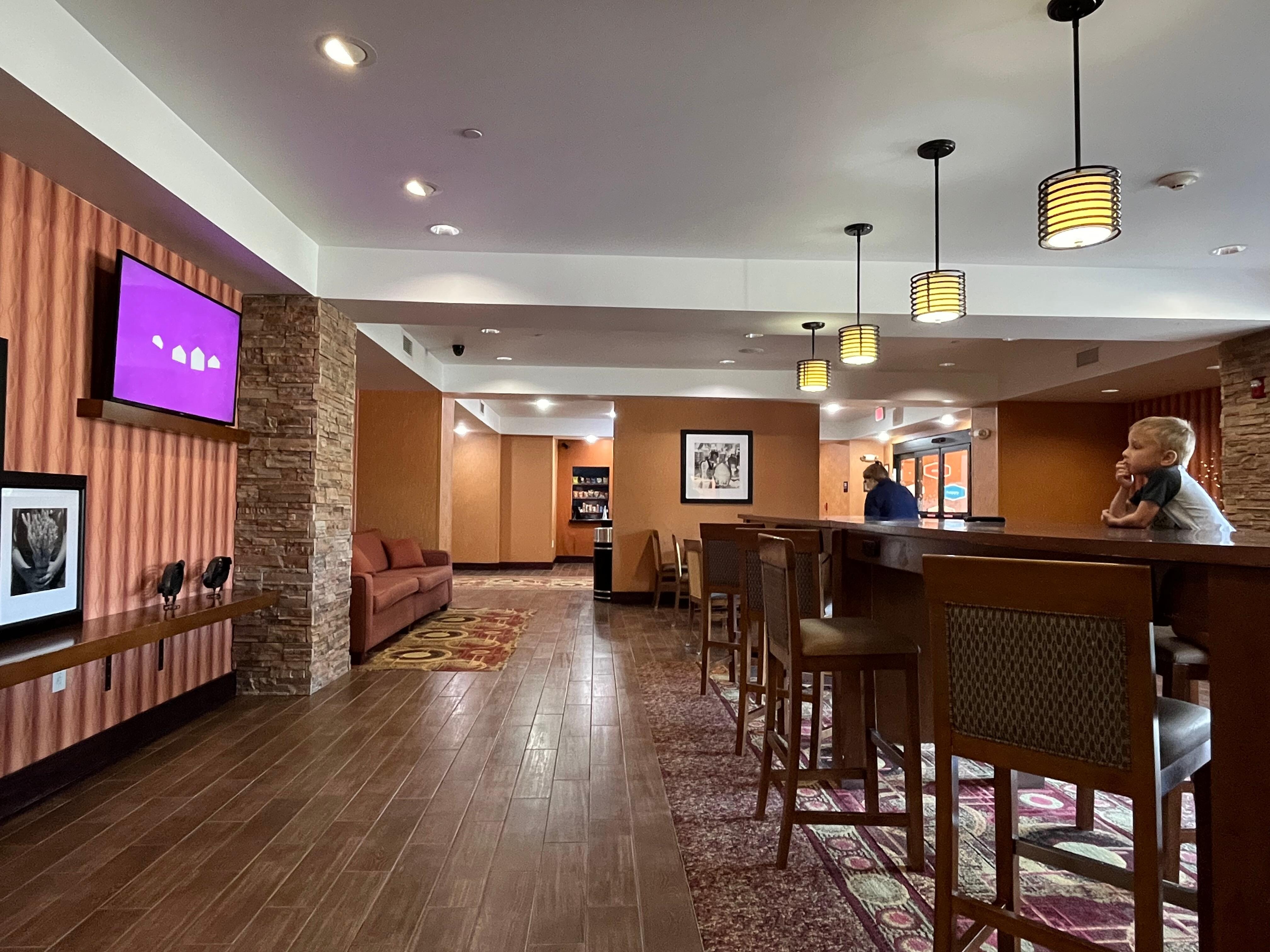 Lobby/dining area 