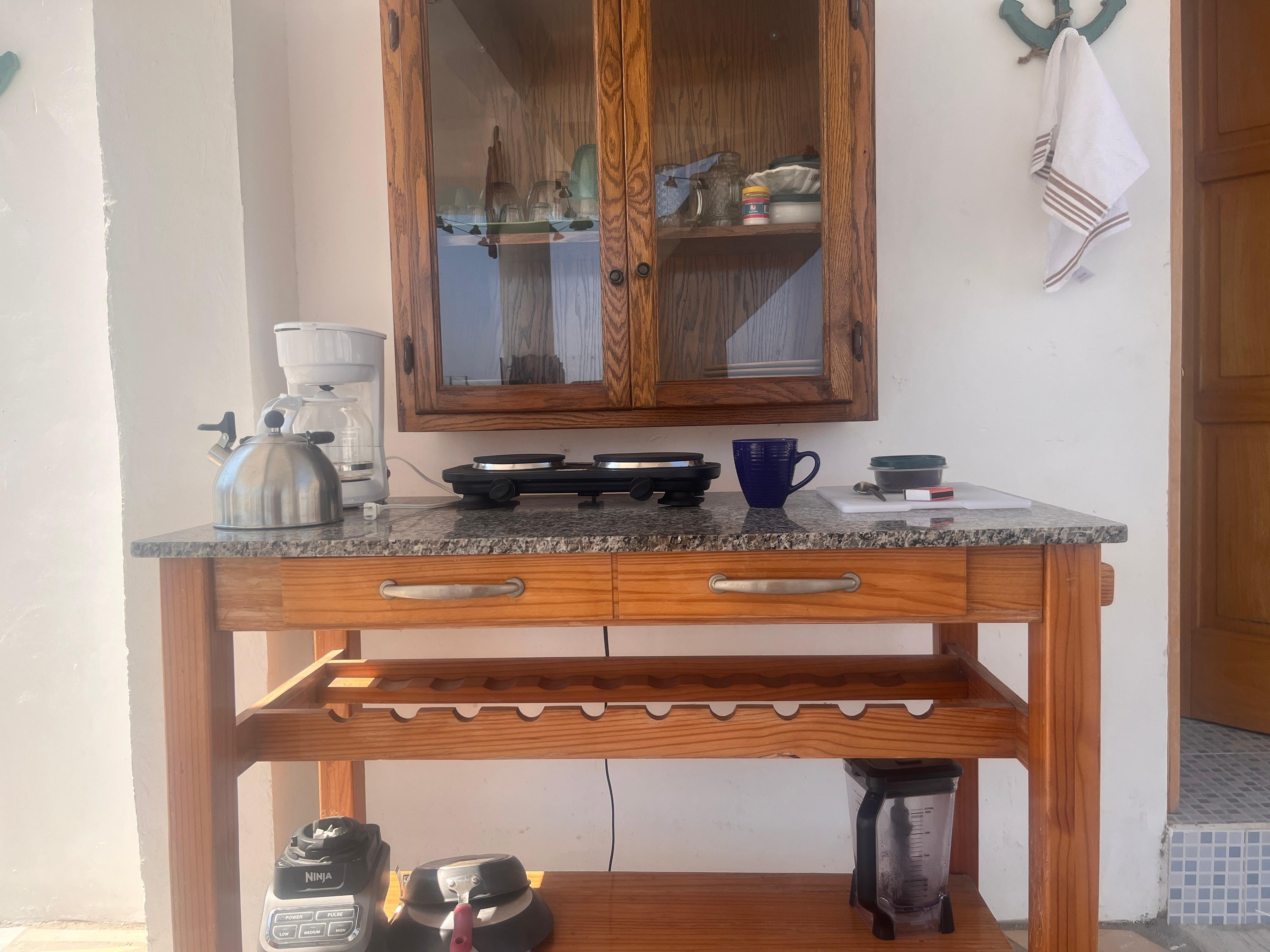 Kitchen and cooking facilities- 