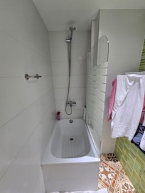 Excelente local para relaxar na banheira.