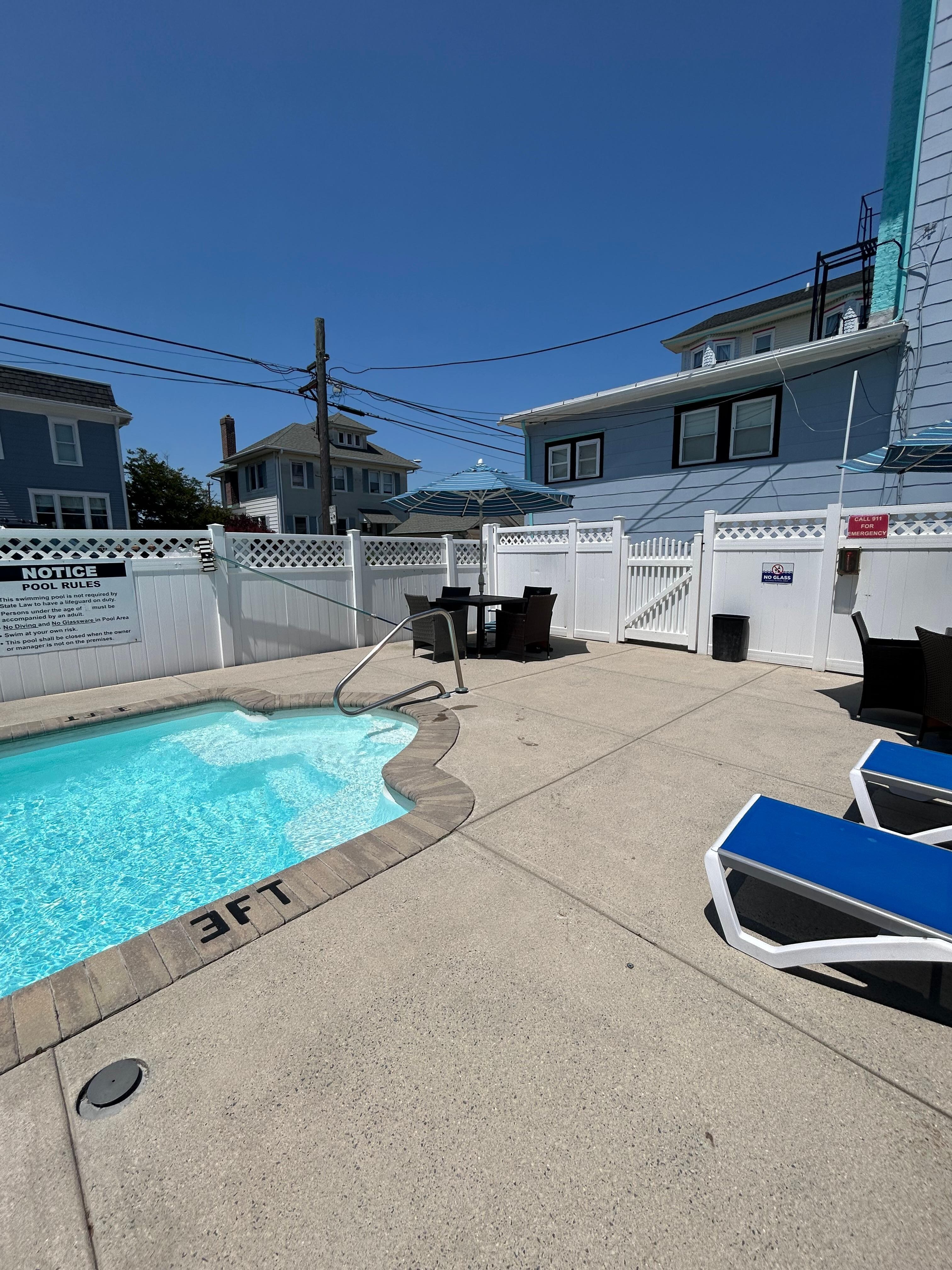 Refreshing pool!