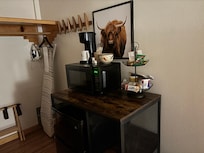 Fridge/microwave/continental breakfast