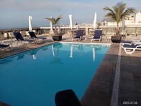 ホテル屋上プール