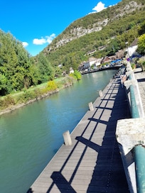 Le canal de Savière à Chanaz