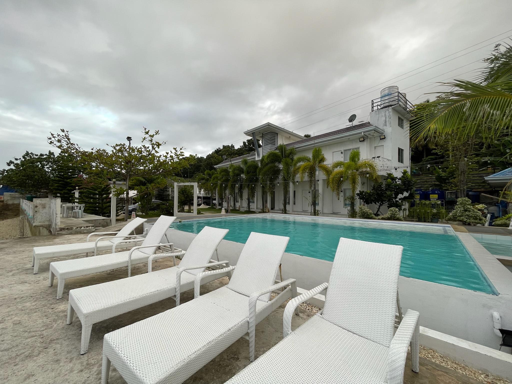 Beautiful pool, where you can view the sea turtles