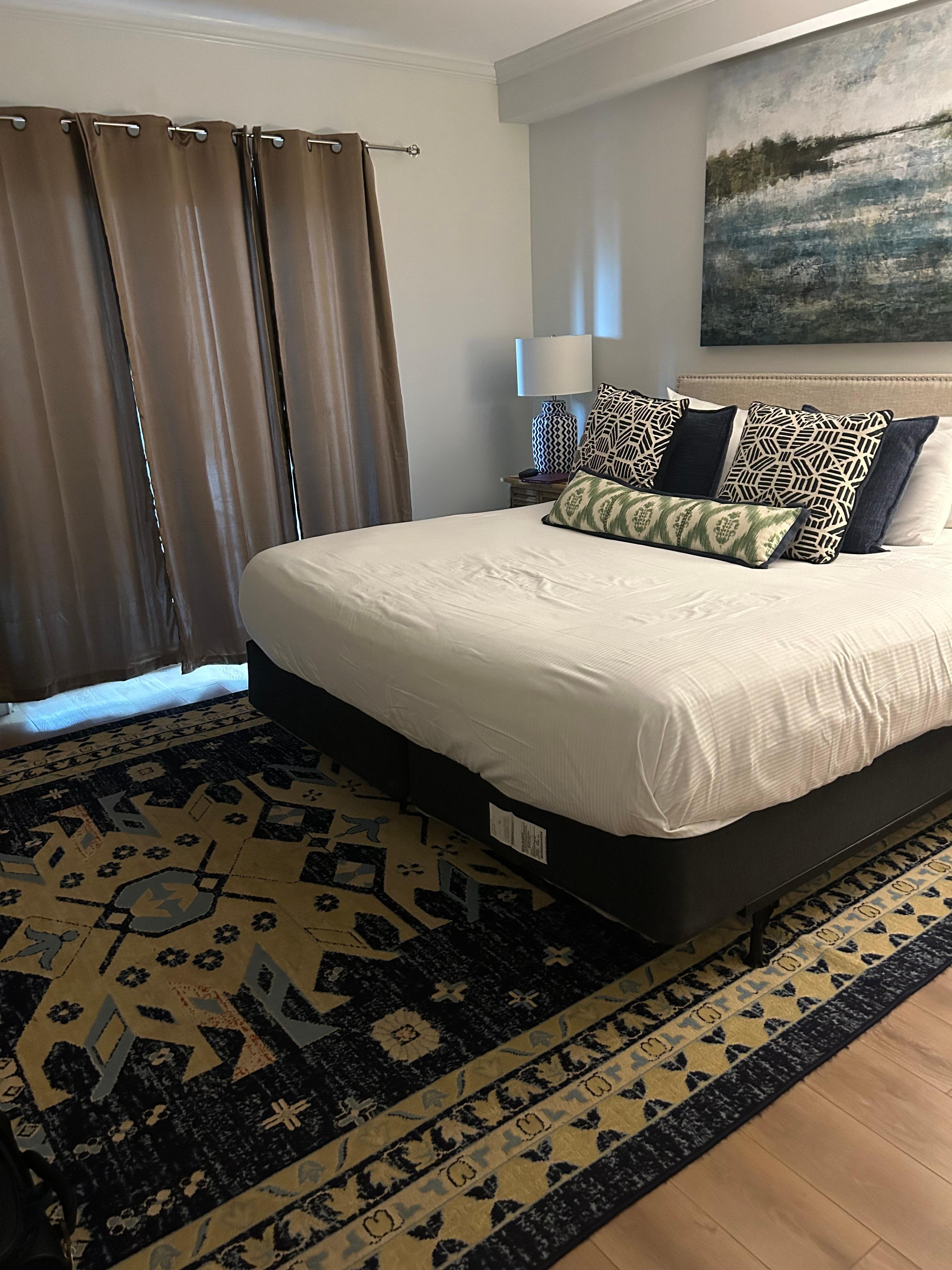 The bed was comfortable and we had plenty of pillows.