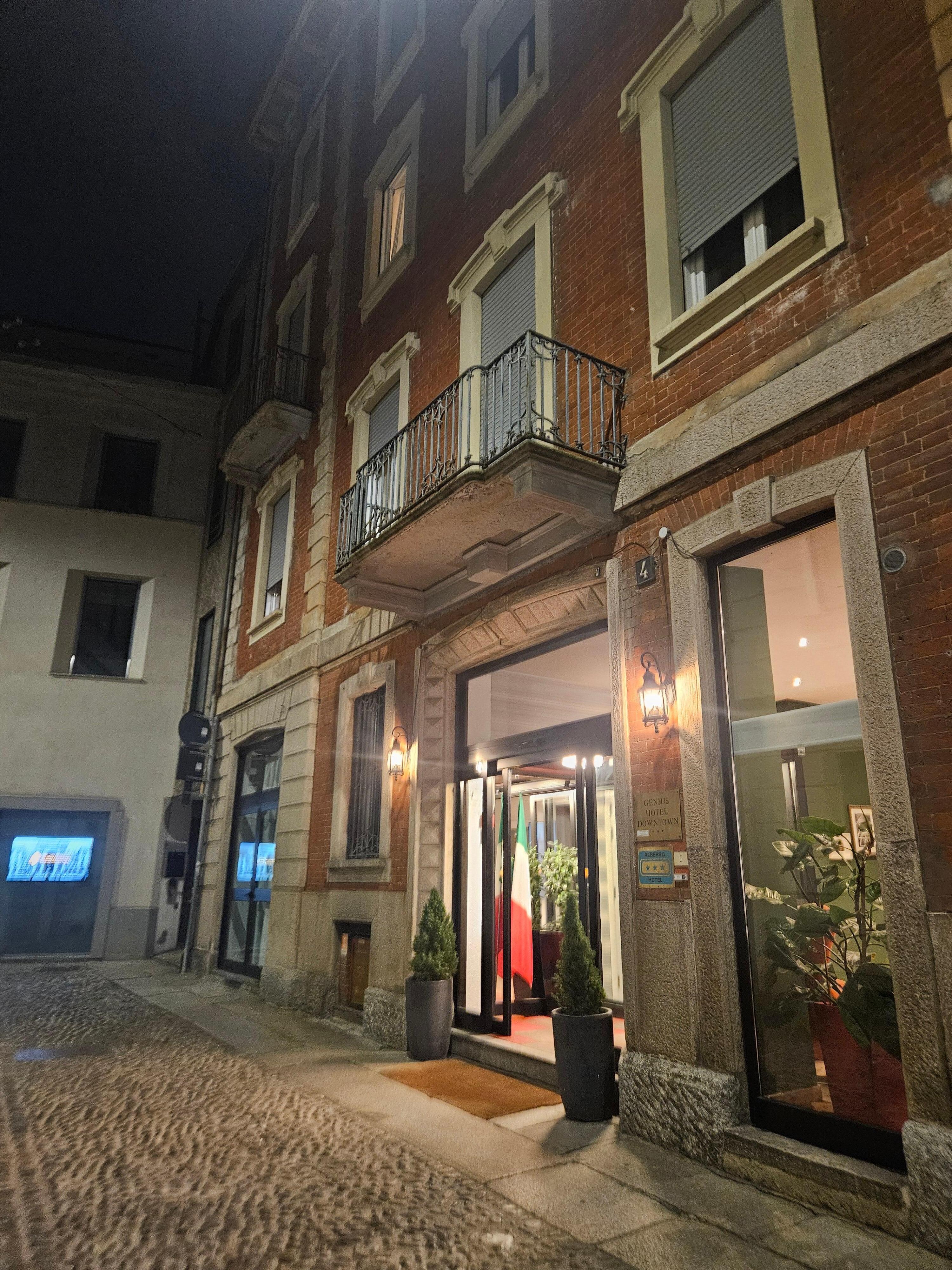 Hotel - night