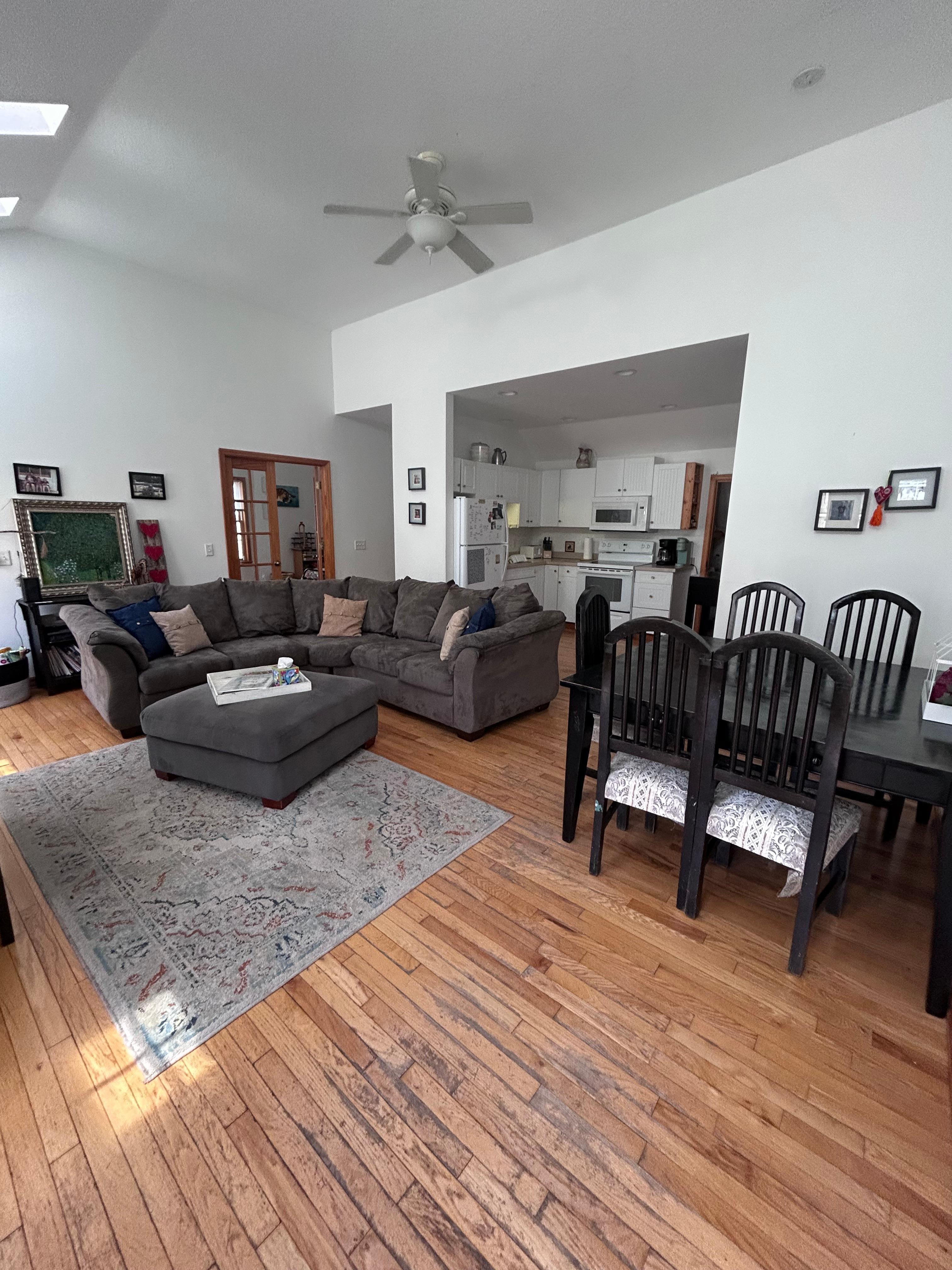 Upstairs living room area 