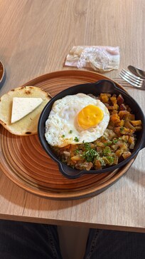 Amazing breakfast cooked for free!