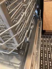 Bottom rack of dw does not pull out