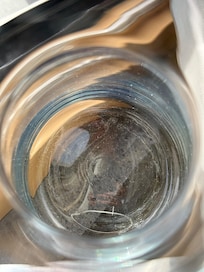 Brocca, totalmente impolverata.