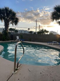 Pool.