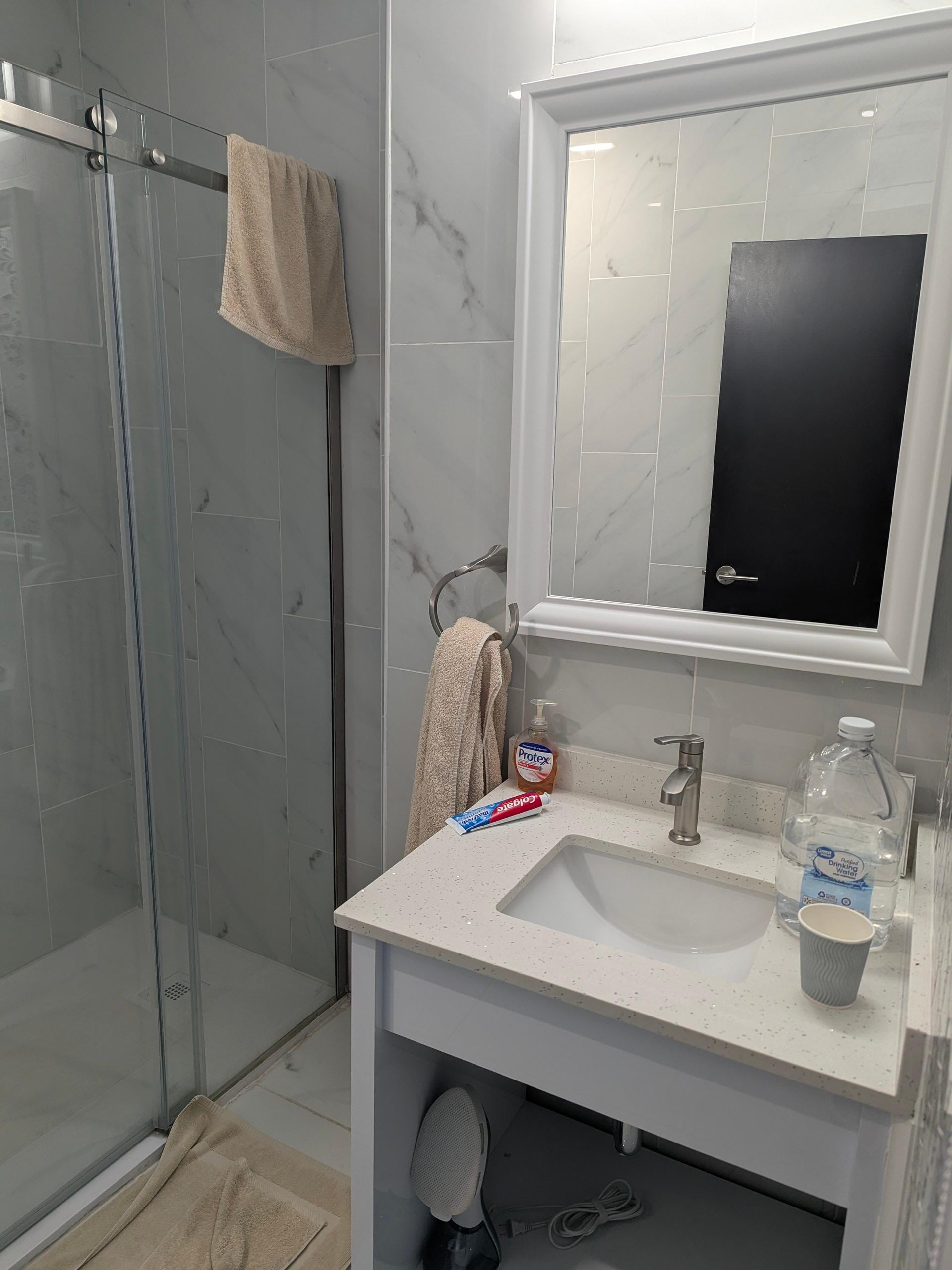 Great shower stall with rain shower head 