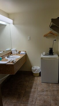 Lavabo + mini frigo