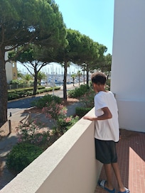 Balkon mit Blick auf den Hafen