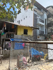 Entrance to the Hotel