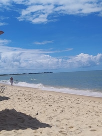 Praia de Taperapuã, que andando do hotel da 5 minutinhos, só seguir a rua reto