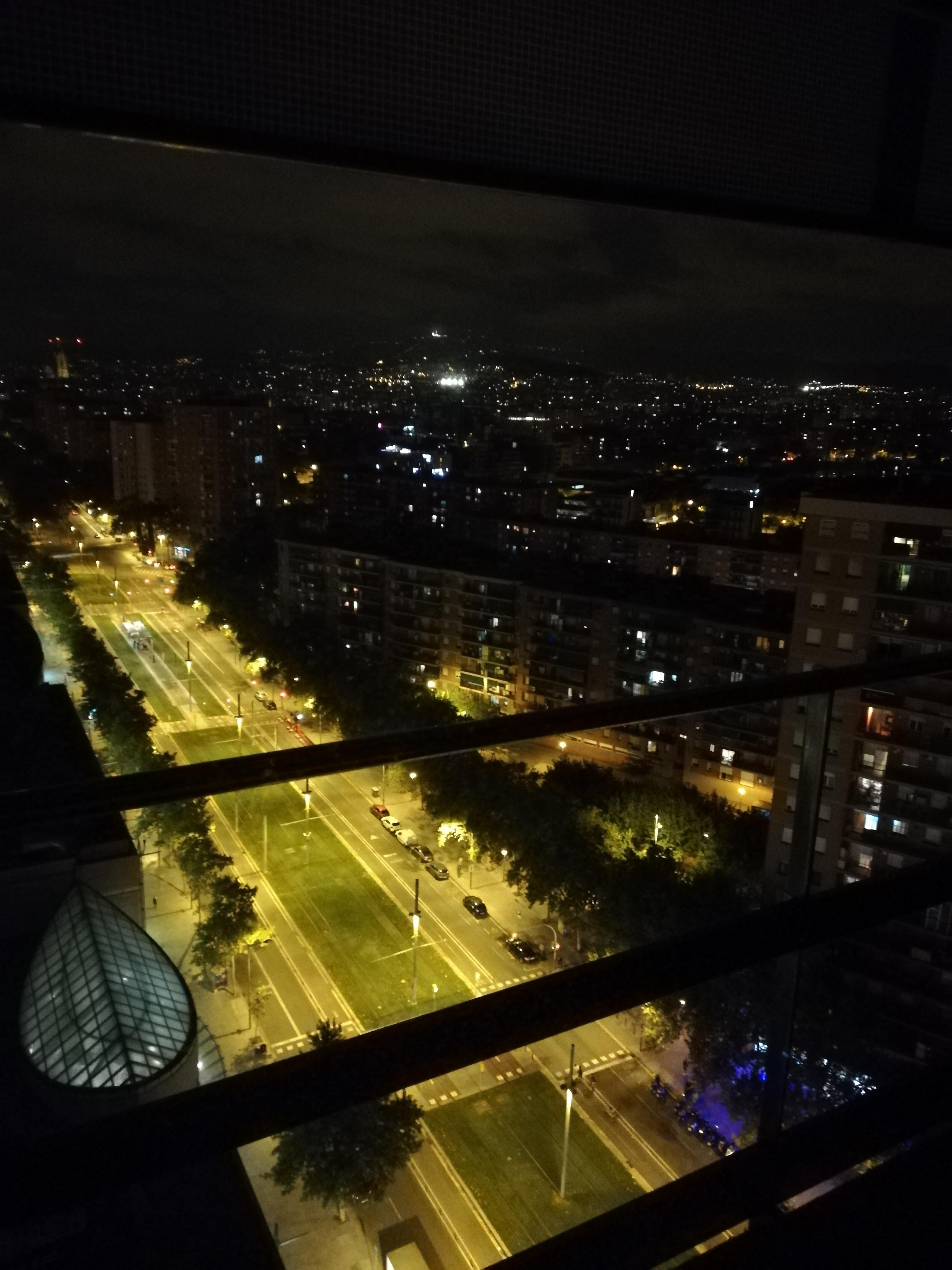 Näkymä hotellihuoneesta Avinguda Diagonal-kadulle