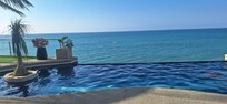 Infinity pool