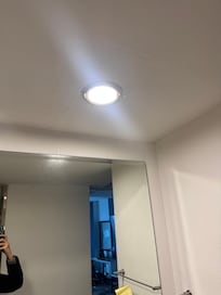 Baños descompuestos y viejos.