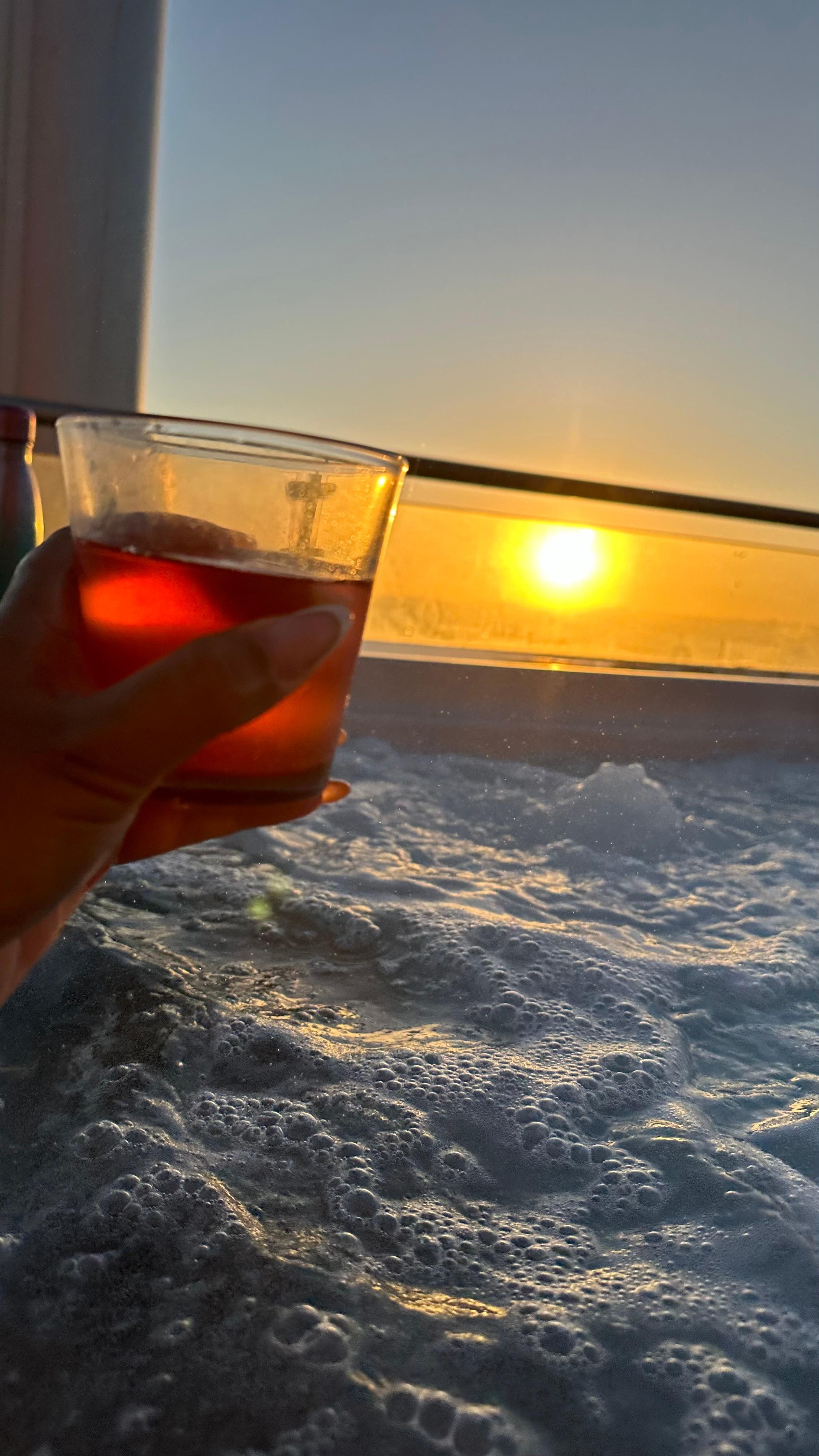 Um drink na jacuzzi