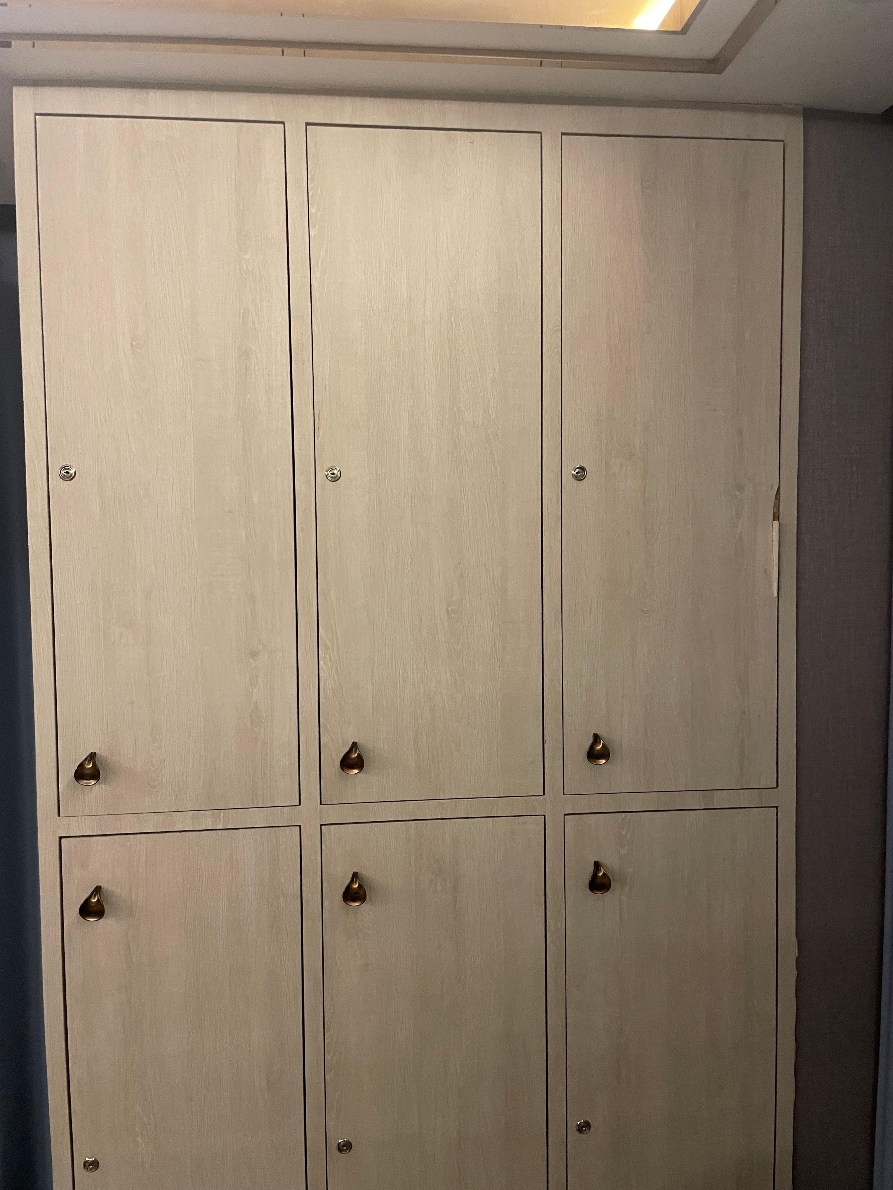 Cabinets in main bedroom, broken.