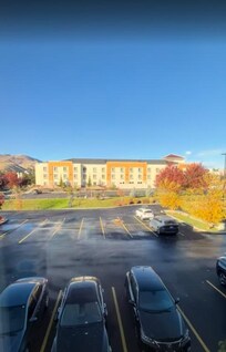 Parking facility - Plenty of spots