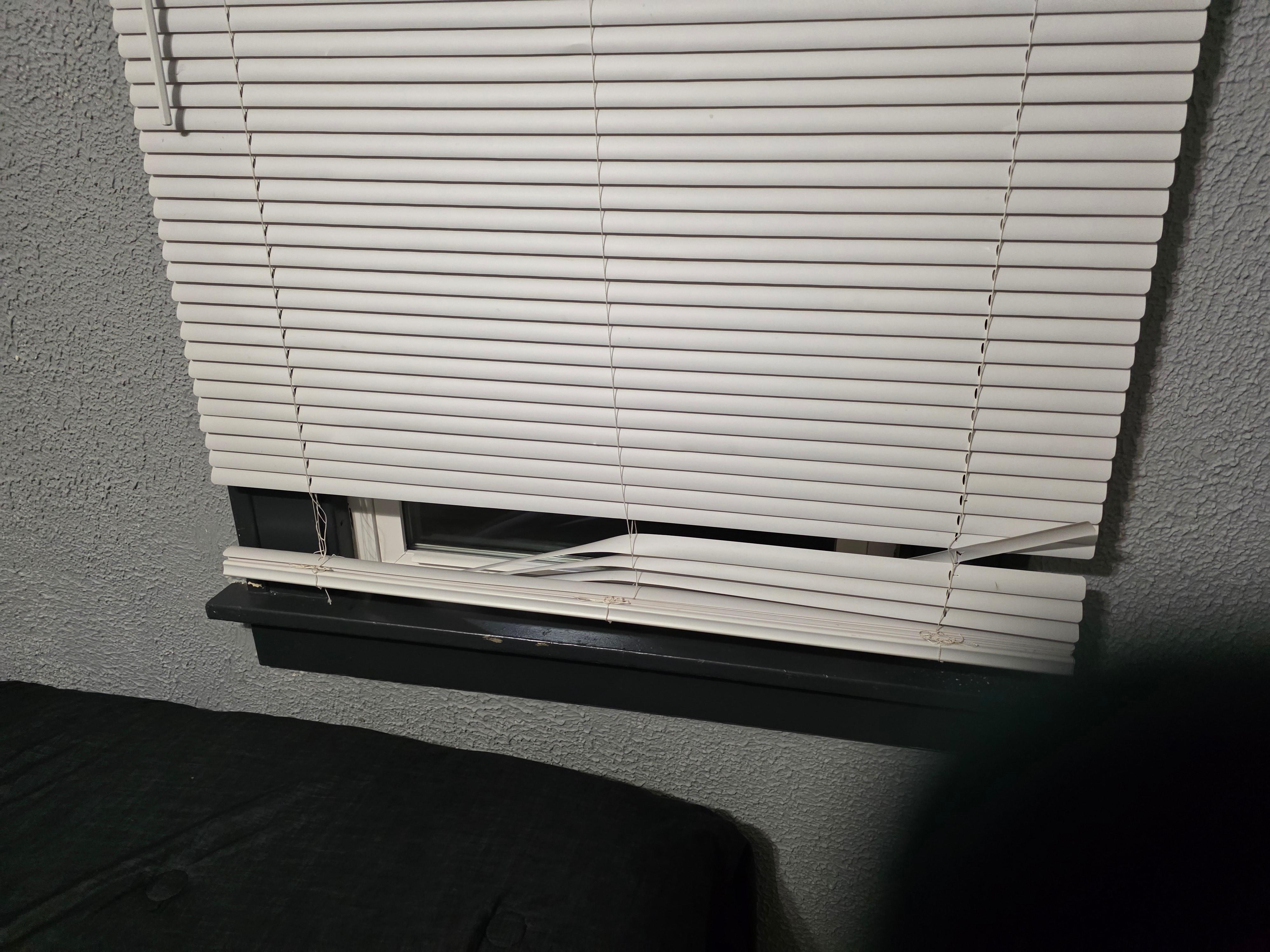 More broken blinds