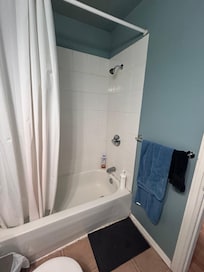 Further zoom out to verify it’s from that apartment.