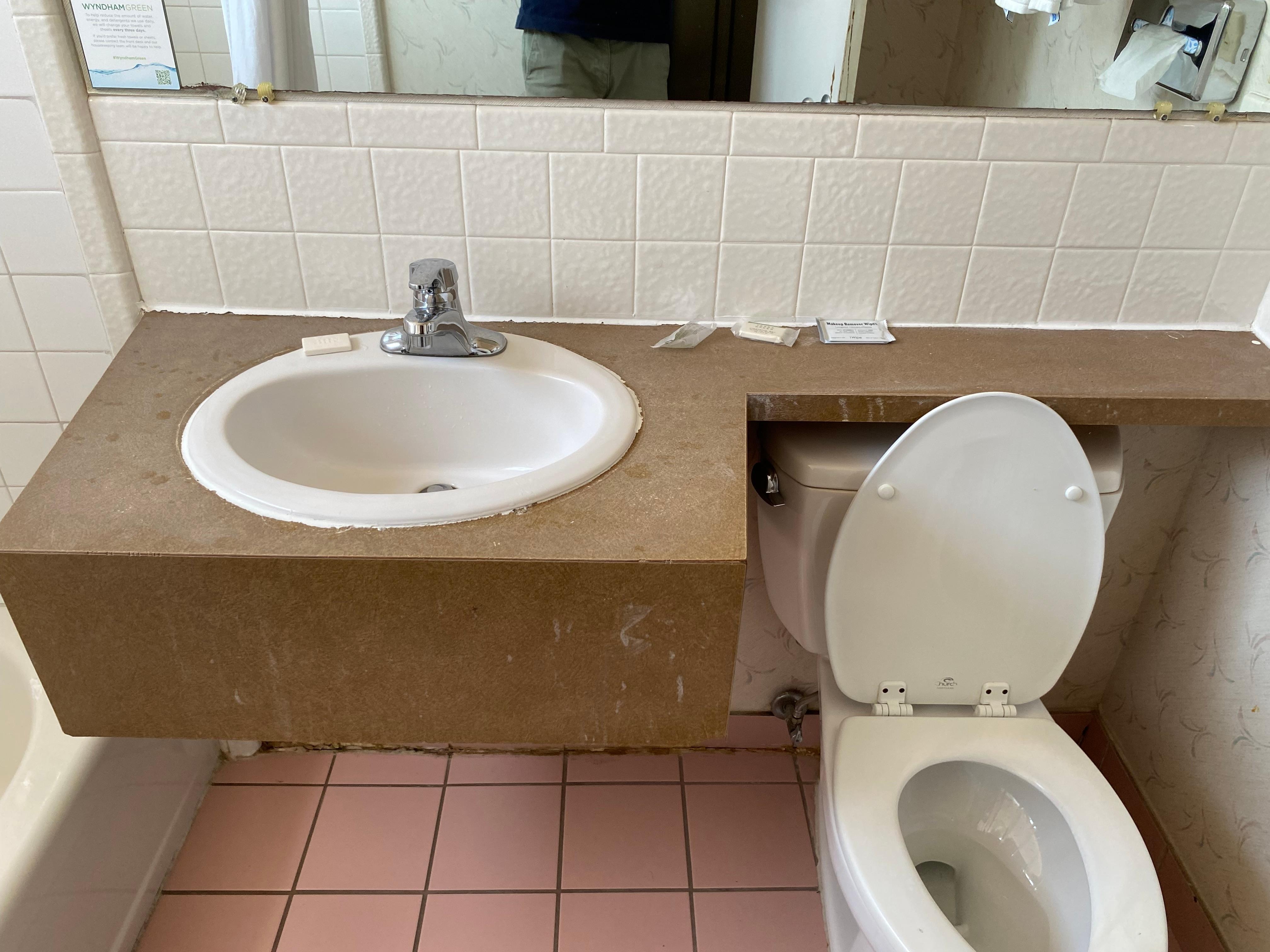 Magnifique salle de bain, à comparer avec la photo présentée dans l’annonce.