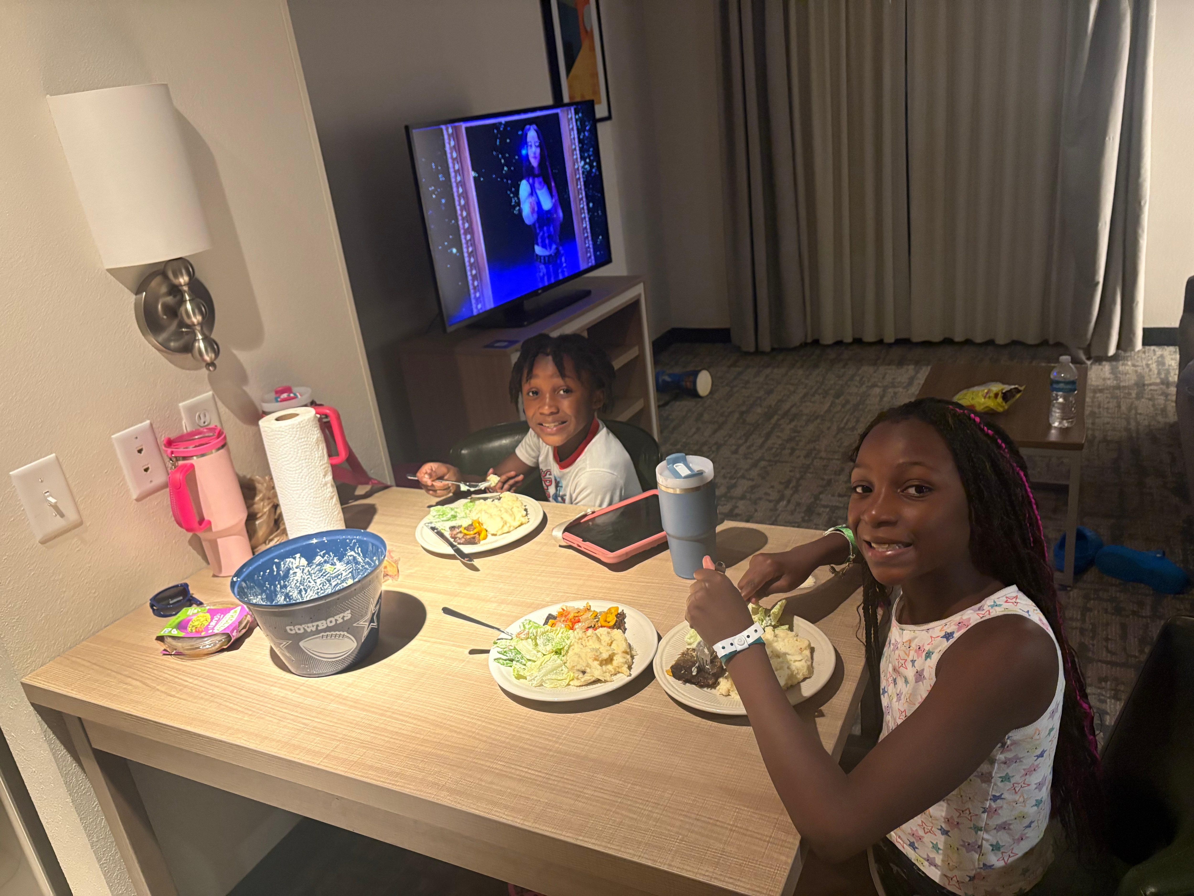 I made dinner in my hotel and that was why I chose this hotel! 