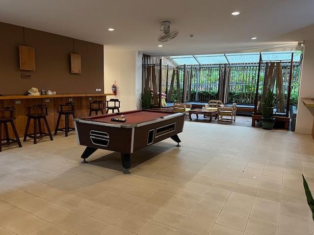 relaxing lunge area with pool table