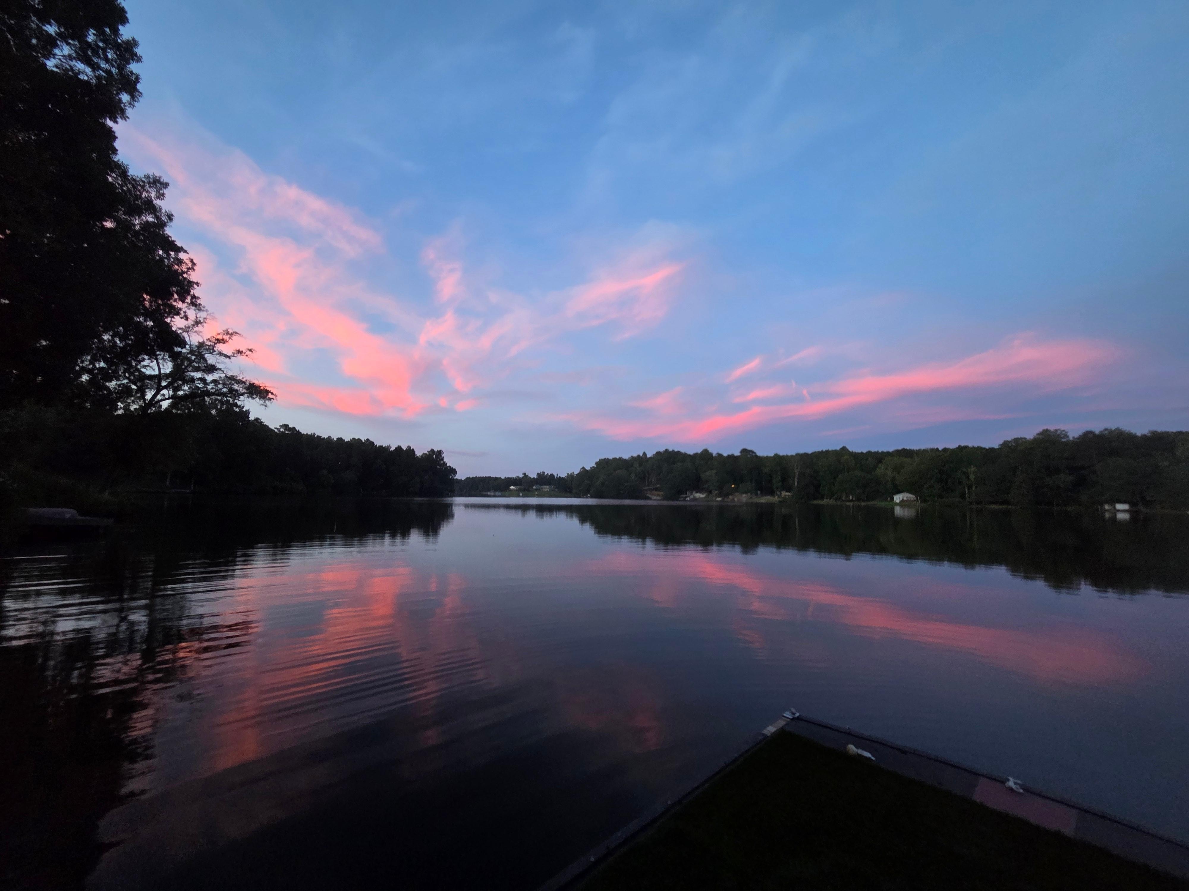 Nighttime on the dock did not disappoint. 