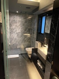 Shower/Restroom
Hot and great water pressure