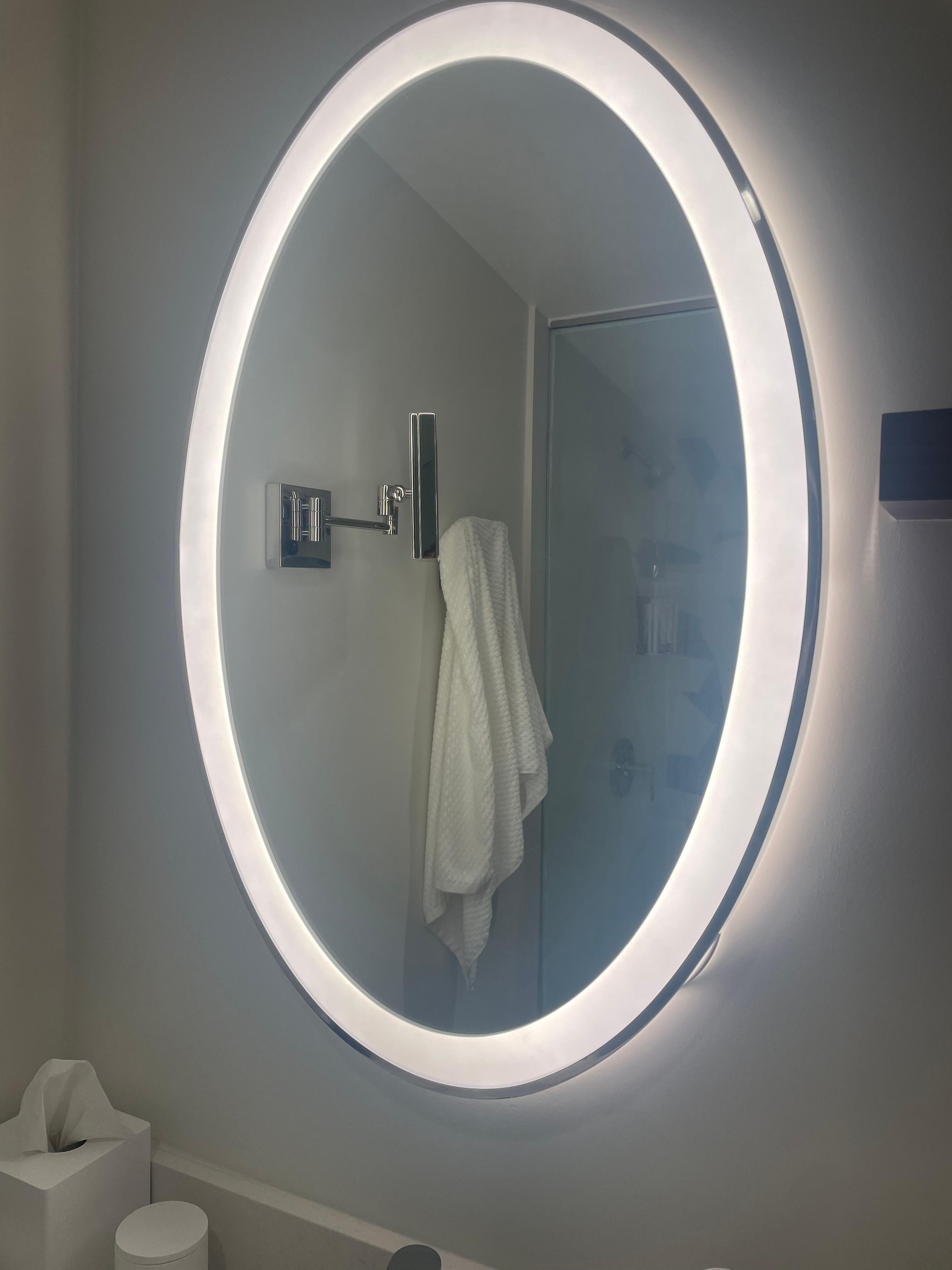 Fantastic lighting in bathroom