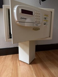 Dirty safe that doesn’t work.