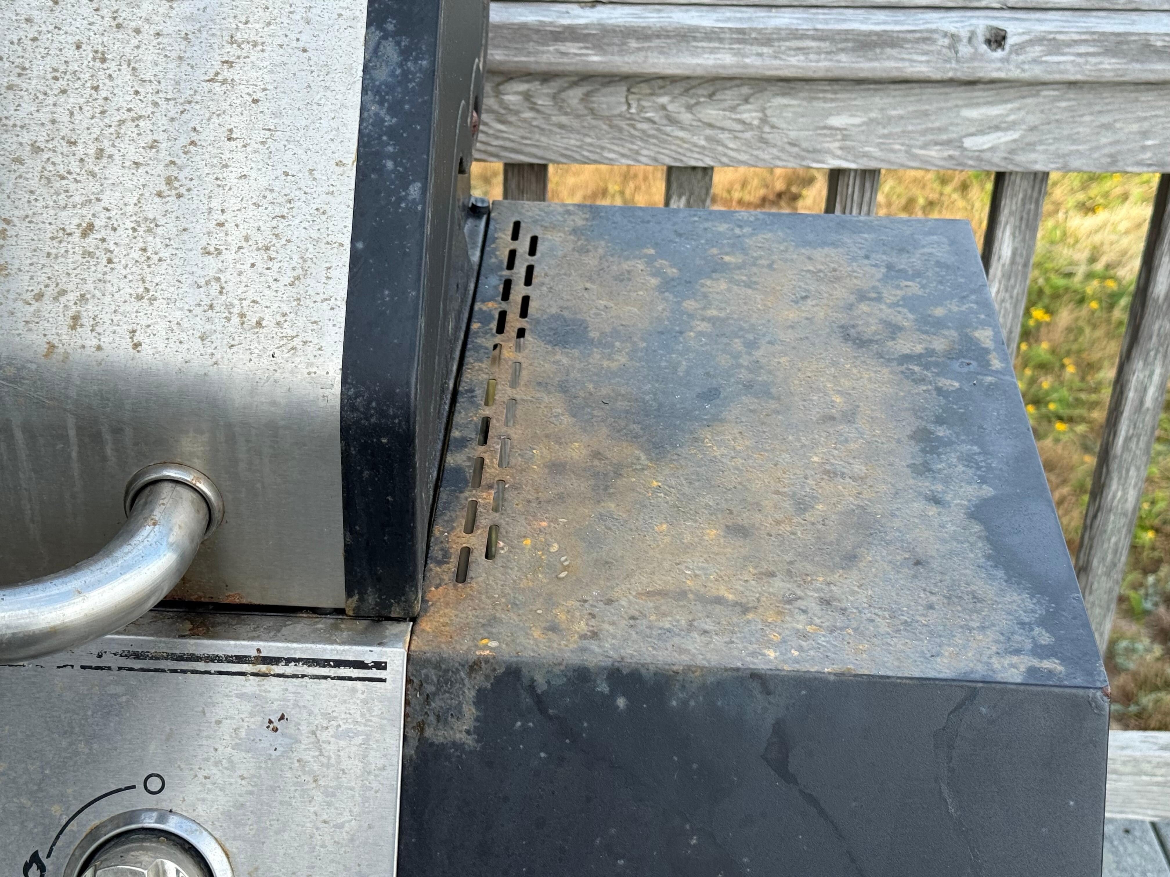 Dirty, rusty grill