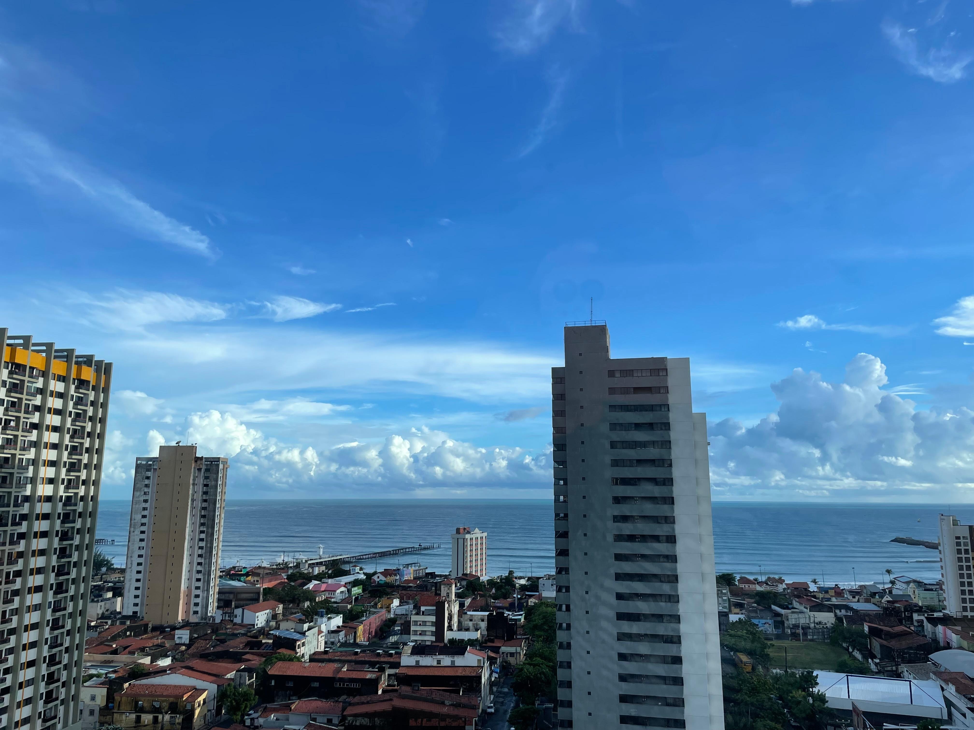 Vista do mar obtida no 13 andar