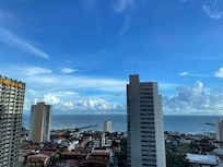 Vista do mar obtida no 13 andar