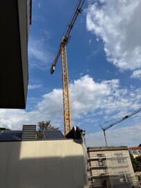 Construction crane