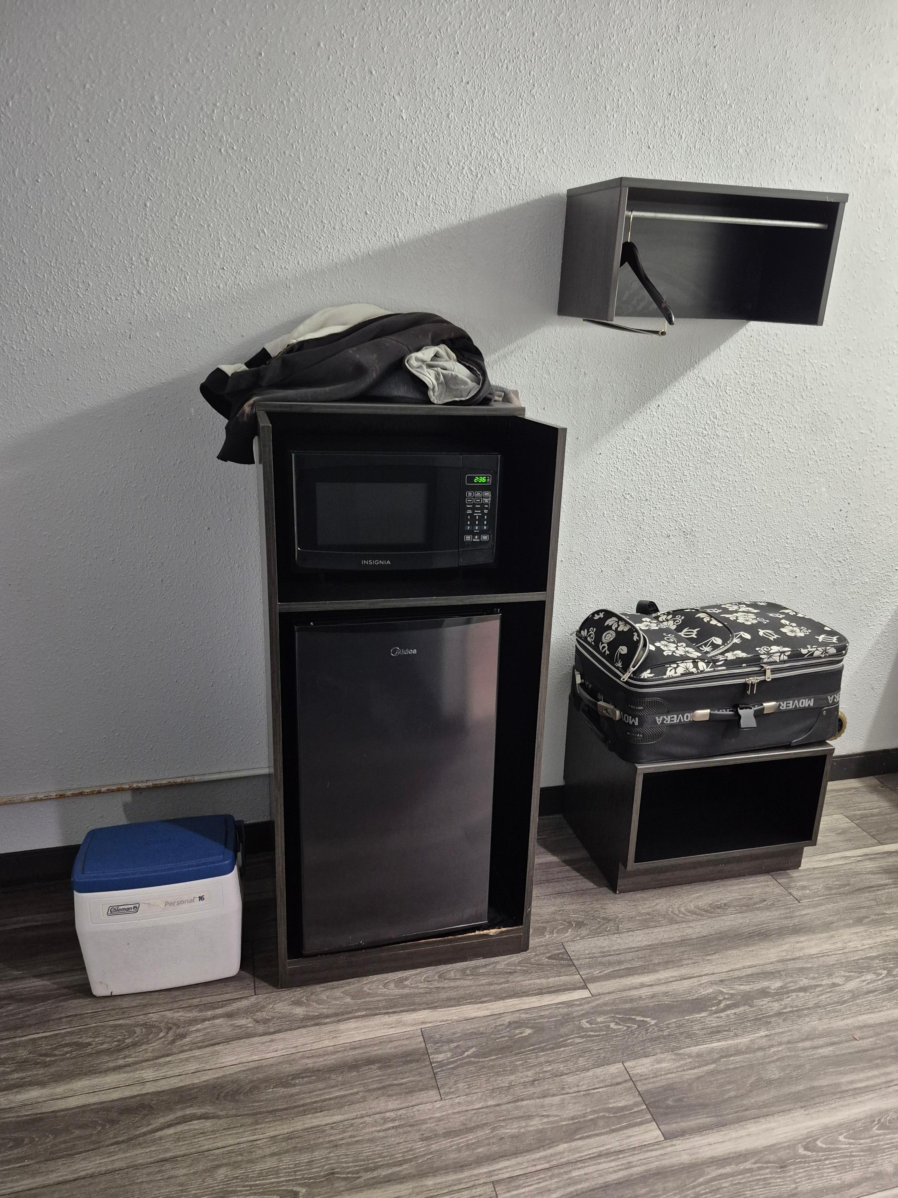 The missing closet without hangers