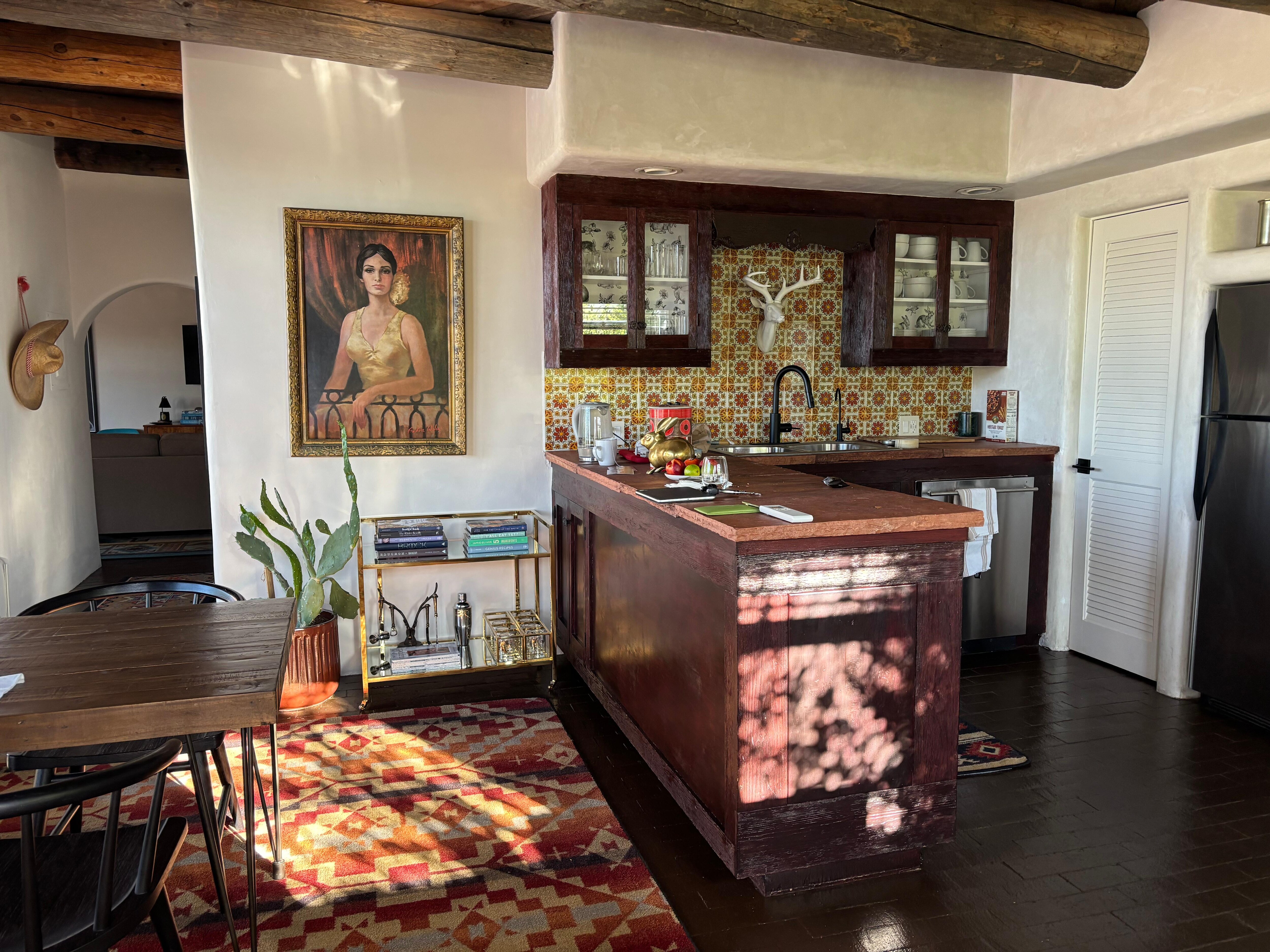 kitchen/dining area